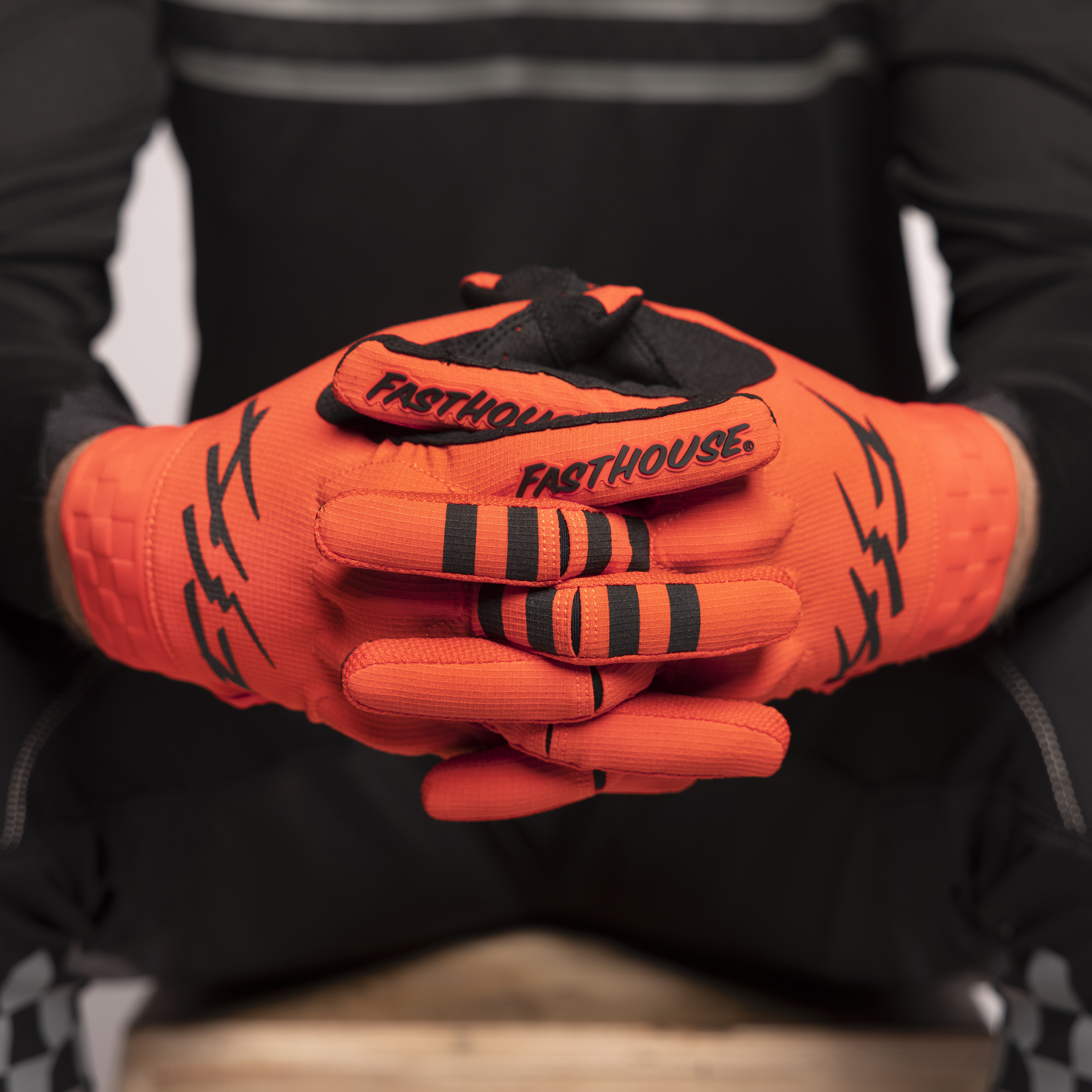 Rush Blaster Glove - Red_Detail